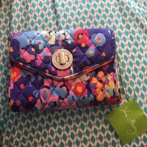 VERA BRADLEY WRISTLET!!